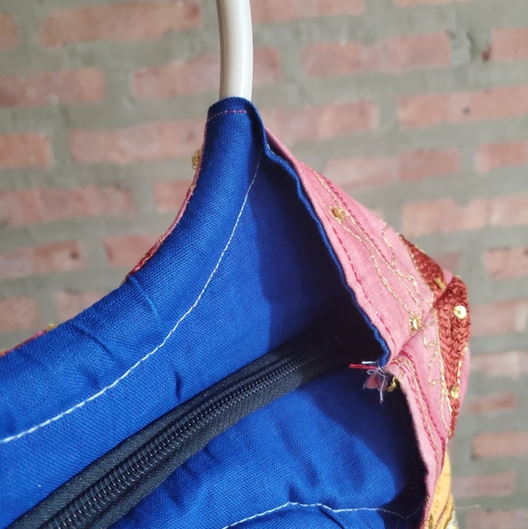 Vintage Circle Handle Purse - Picture 2 of 3